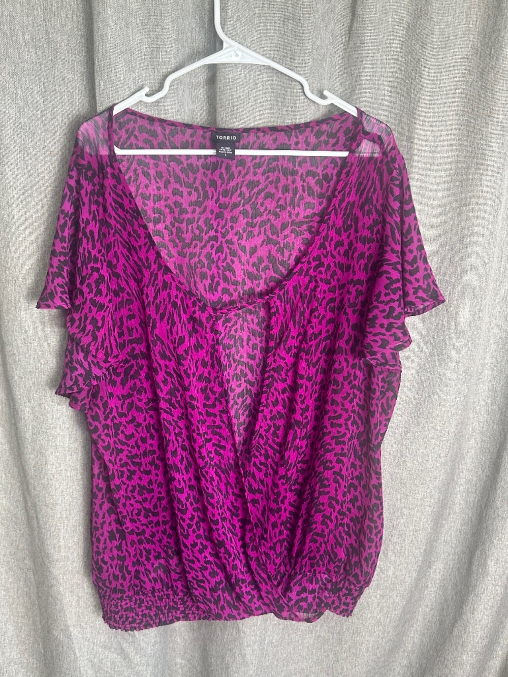 Torrid Purple/Pink Leopard Print Faux Wrap Blouse Chiffon Smocked Waist Size 3